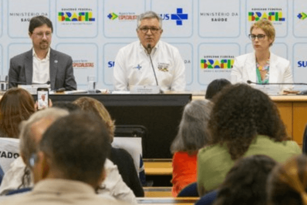 Agora Tem Especialistas abre 1,7 mil vagas para médicos especialistas