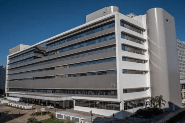 HCPA abre processo seletivo para profissionais de nível superior e médio