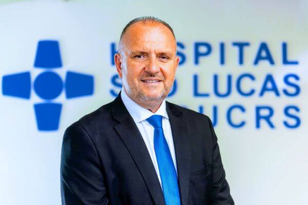Evandro Luis Moraes assume oficialmente com novo Diretor Geral do Hospital São Lucas da PUCRS