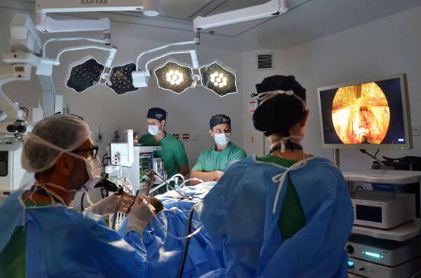 Santa Casa realiza primeiros procedimentos com tecnologia de laser azul na laringe