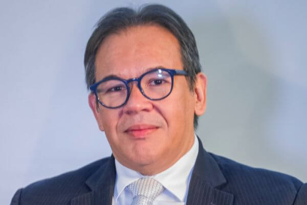 CNSaúde alerta que fim da jornada 6x1 pode impactar hospitais e serviços de saúde-