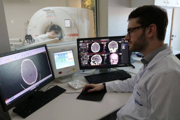 Hospital Regina amplia atendimento em Neurologia e Neurocirurgia com suporte 24h para AVC