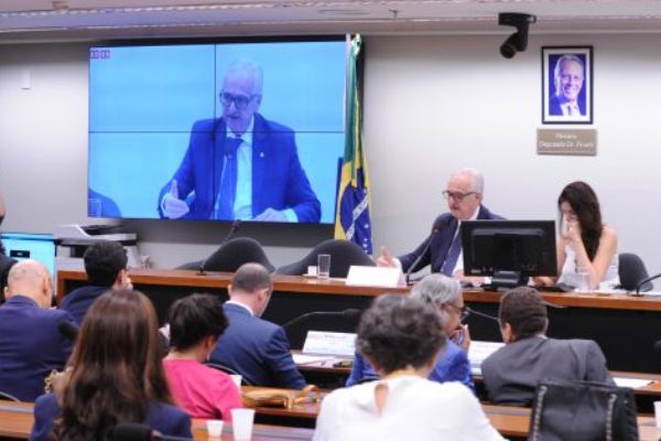 Aumento de imposto sobre produtos médicos pode encarecer atendimento e pressionar SUS e hospitais, alertam especialistas