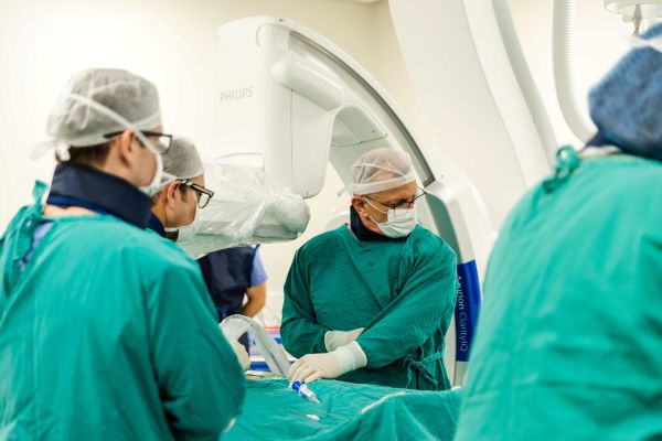 Hospital Moinhos de Vento realiza procedimento vascular de alta complexidade com suporte do Texas Heart Institute