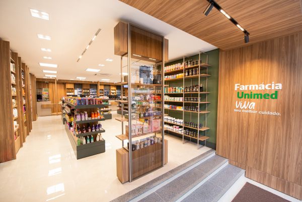 Farmácia Unimed inaugura nova unidade em Caxias do Sul com foco em experiência do cliente