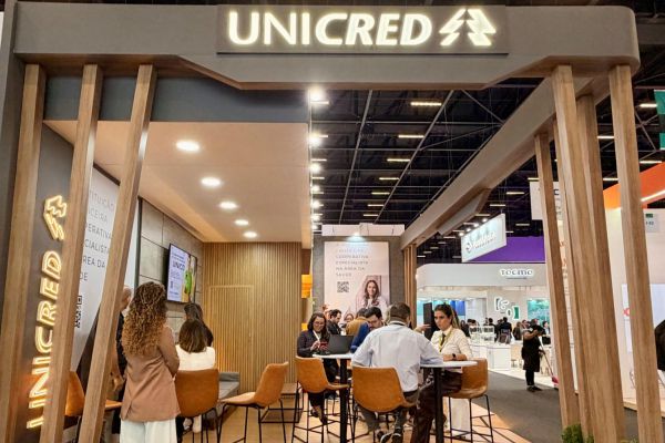 Unicred leva crédito especial para hospitais e clínicas na Hospitalar 2026
