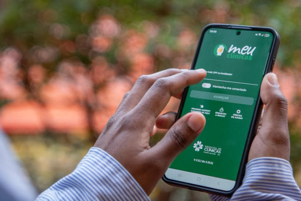 Aplicativo Meu Clínicas, do HCPA, integra iniciativa nacional de inovação digital do SUS