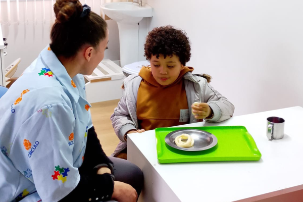 Centro de Autismo do Círculo Saúde atende 92 crianças com TEA pelo SUS