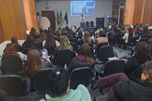 Hospital Tacchini recebe ConectADRH com debate sobre os impactos da NR-01 nas organizações
